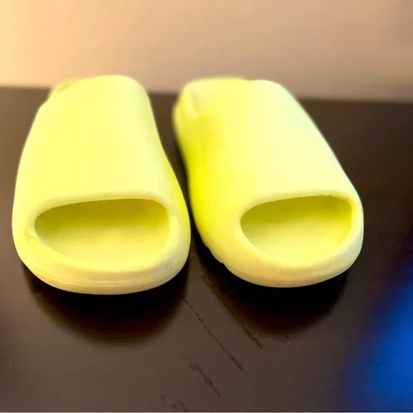 SOLD ‼️ Adidas Yeezy Slides Light Neon Green - Picture 7 of 7